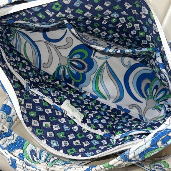 Vera Bradley Mediterranean White Pattern Betsy Style Shoulder Bag Designer EUC - Picture 7 of 10